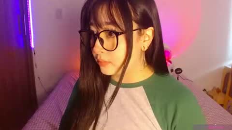 Snapshot of crystalitesq chatting on 08/05/26, 01:47 Olivia online show from 08/05/26, 01:47