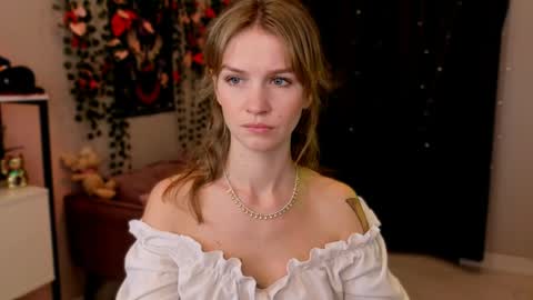 Crystal online show from 04/23/26, 05:52