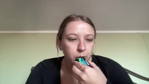 Snapshot of crystallee170 chatting on 01/09/25, 06:15 CrystalBabyy online show from 01/09/25, 06:15