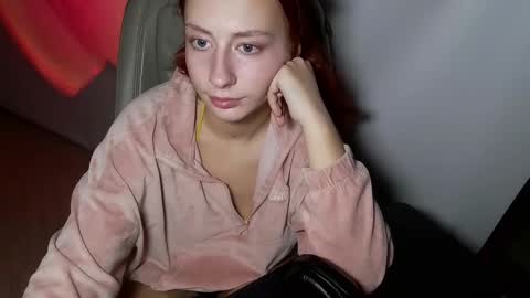 Snapshot of crystallkris chatting on 12/26/24, 03:27 Kristina online show from 12/26/24, 03:27