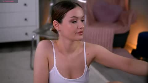 CrystalMo0n online show from 04/23/26, 10:03