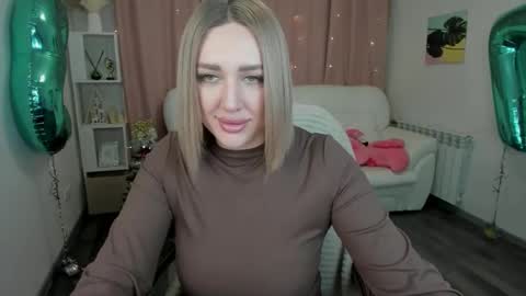 Snapshot of crystalpatton chatting on 12/07/24, 06:43 CrystalPatton online show from 12/07/24, 06:43