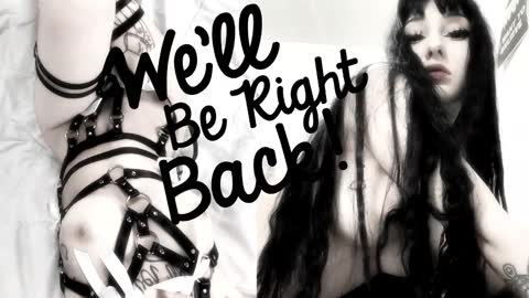 Sasha    Make me moan with patterns   good music here  online show from 11/30/25, 01:42