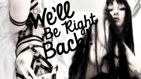 Snapshot of crystalsomnia chatting on 01/13/26, 02:28 Sasha Make me moan with patterns good music here online show from 01/13/26, 02:28