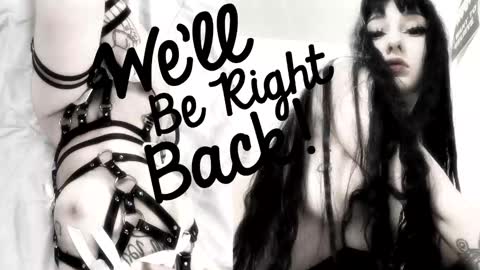 Snapshot of crystalsomnia chatting on 01/15/26, 02:05 Sasha Make me moan with patterns good music here online show from 01/15/26, 02:05