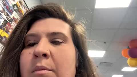 Snapshot of crystalspring chatting on 10/31/25, 03:35 crystalspring online show from 10/31/25, 03:35