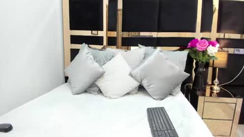 Crystal online show from 07/12/26, 07:27