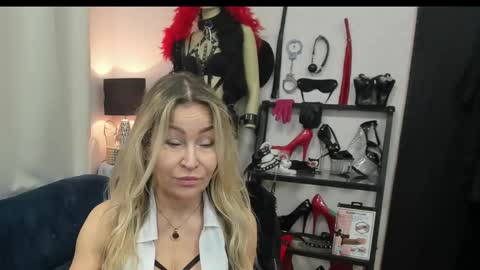 CrystalHotty online show from 03/17/26, 06:17