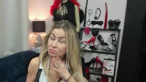 CrystalHotty online show from 03/18/26, 05:32