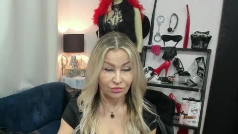 CrystalHotty online show from 04/03/26, 04:43