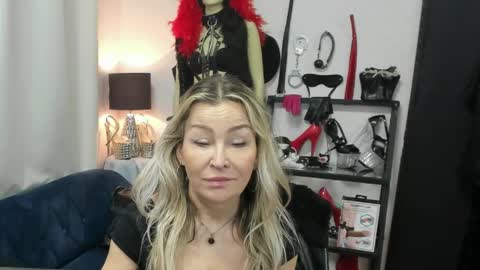 CrystalHotty online show from 04/23/26, 04:46