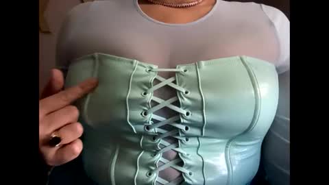 crystalyn777 online show from 10/19/25, 11:38