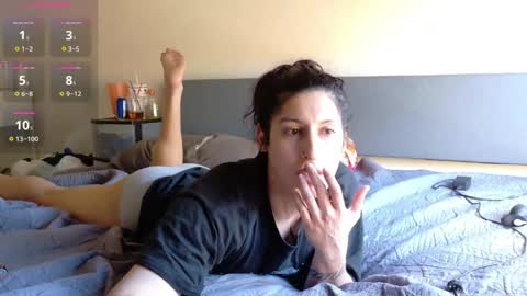 tina online show from 11/25/25, 09:15