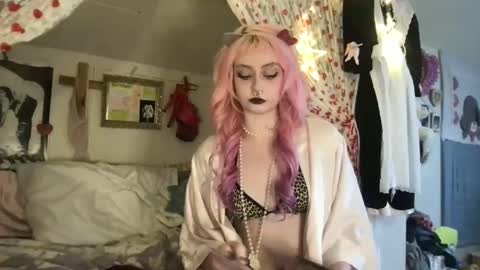 juliet online show from 02/18/25, 10:47