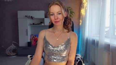 Snapshot of cuddle_kitten chatting on 12/21/24, 07:13 Alexia online show from 12/21/24, 07:13