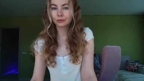 Snapshot of cuddle_kitten chatting on 06/10/26, 06:12 Alexia online show from 06/10/26, 06:12