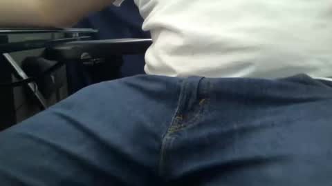 Snapshot of cuddlebeardeluxe chatting on 11/10/25, 07:02 cuddlebeardeluxe online show from 11/10/25, 07:02