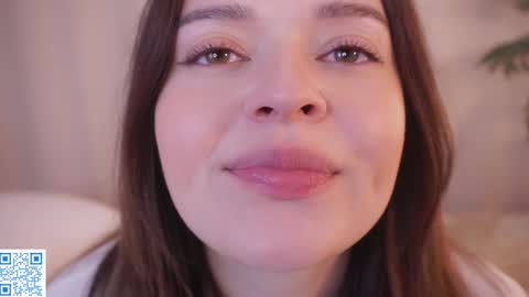 Snapshot of cuddlebyyou chatting on 10/05/25, 03:10 Ellie online show from 10/05/25, 03:10