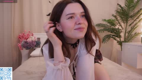 Snapshot of cuddlebyyou chatting on 11/09/25, 03:10 Ellie online show from 11/09/25, 03:10