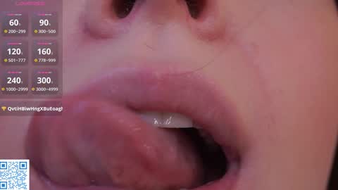 Snapshot of cuddlebyyou chatting on 11/10/25, 02:38 Ellie online show from 11/10/25, 02:38