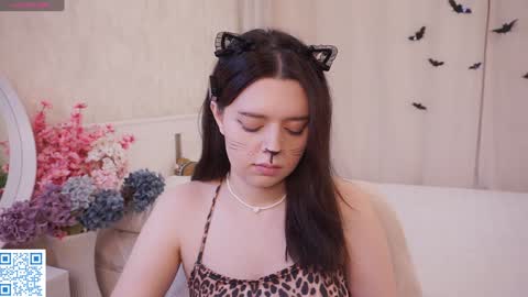 Snapshot of cuddlebyyou chatting on 11/23/25, 05:02 Ellie online show from 11/23/25, 05:02