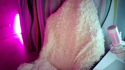 CuddleEmily online show from 03/18/26, 06:44