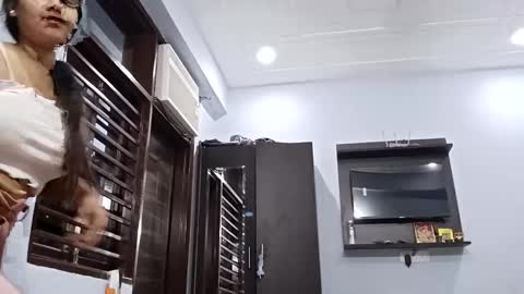 cuddlemuffins online show from 03/06/26, 07:43