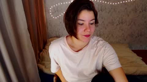cuddlies153715 online show from 10/21/25, 02:45