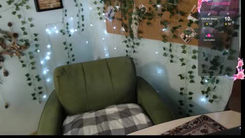 Snapshot of cuddlieschris chatting on 10/05/25, 06:12 Chris online show from 10/05/25, 06:12