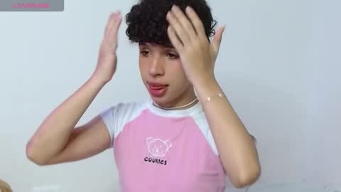 Cuddly online show from 09/19/25, 09:54