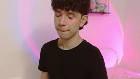 Cuddly online show from 02/19/26, 05:47