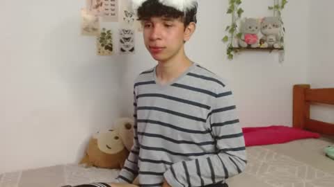 Snapshot of cuddly_twinkie chatting on 06/14/26, 01:46 Cuddly online show from 06/14/26, 01:46