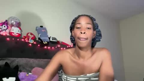 cum2charmxx online show from 10/22/25, 01:44