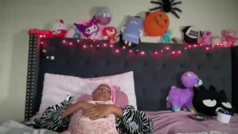 cum2charmxx online show from 10/31/25, 02:40