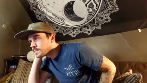 Snapshot of cum_addict69 chatting on 01/28/25, 01:39 cum_addict69 online show from 01/28/25, 01:39