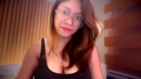 im KIM new girl to spoil online show from 04/25/26, 03:31