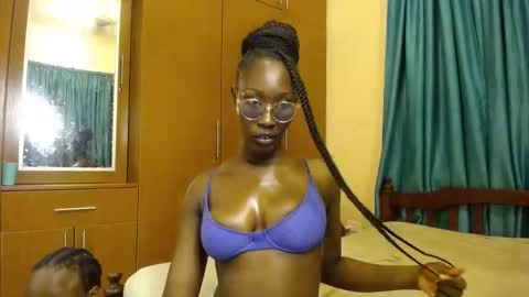 Snapshot of cum_bhaddie chatting on 10/14/25, 05:58 Cammy online show from 10/14/25, 05:58