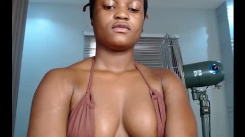 Snapshot of cum_ebony_petitxx chatting on 09/13/25, 07:41 cath online show from 09/13/25, 07:41