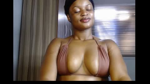 Snapshot of cum_ebony_petitxx chatting on 10/25/25, 07:05 cath online show from 10/25/25, 07:05