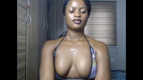 Snapshot of cum_ebony_petitxx chatting on 12/16/25, 07:57 cath online show from 12/16/25, 07:57