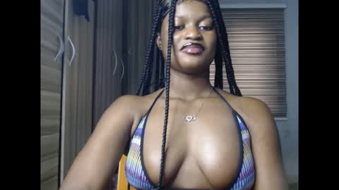 Snapshot of cum_ebony_petitxx chatting on 12/17/25, 07:03 cath online show from 12/17/25, 07:03