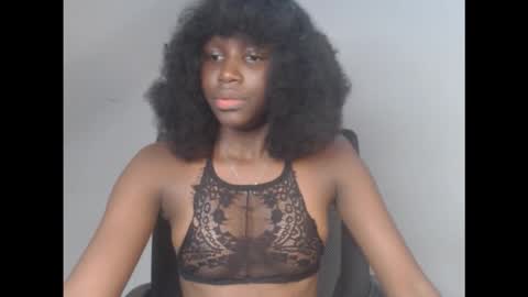 Snapshot of cum_ebony_xsecret chatting on 10/26/25, 06:52 sophie online show from 10/26/25, 06:52