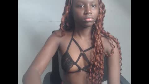 Snapshot of cum_ebony_xsecret chatting on 12/15/25, 07:23 sophie online show from 12/15/25, 07:23