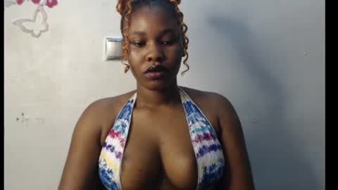 Snapshot of cum_ebony_xxxpetit chatting on 06/25/26, 01:38 Teeha online show from 06/25/26, 01:38
