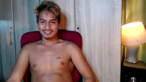 Snapshot of cum_overload chatting on 02/25/25, 01:20 cum_overload online show from 02/25/25, 01:20