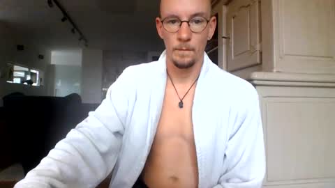 Snapshot of cum_swallow_bi chatting on 07/22/26, 08:06 cum_swallow_bi online show from 07/22/26, 08:06