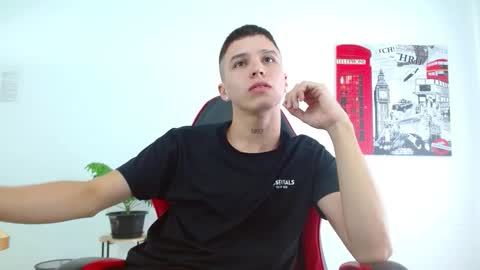 cumandres online show from 11/22/25, 02:16