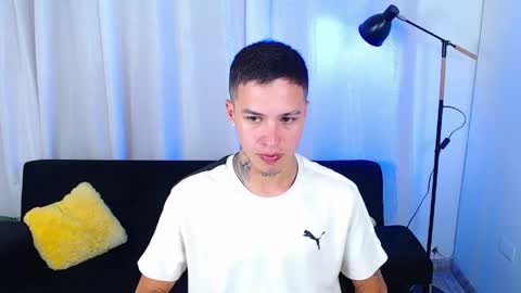 cumandres online show from 04/14/26, 02:23