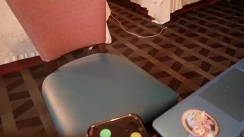 Snapshot of cumdonkey1992 chatting on 09/28/25, 06:41 Buck black online show from 09/28/25, 06:41