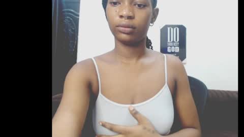 cumebony_petit online show from 04/22/26, 06:49